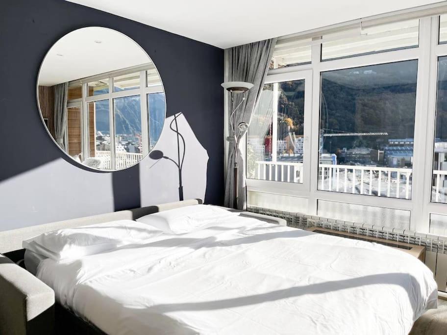 Casco Antiguo, Balcon Vistas, 10Pax+3Parking Apartman Andorra la Vella Kültér fotó