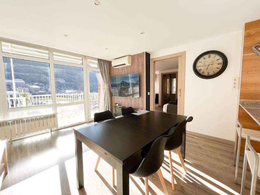 Casco Antiguo, Balcon Vistas, 10Pax+3Parking Apartman Andorra la Vella Kültér fotó